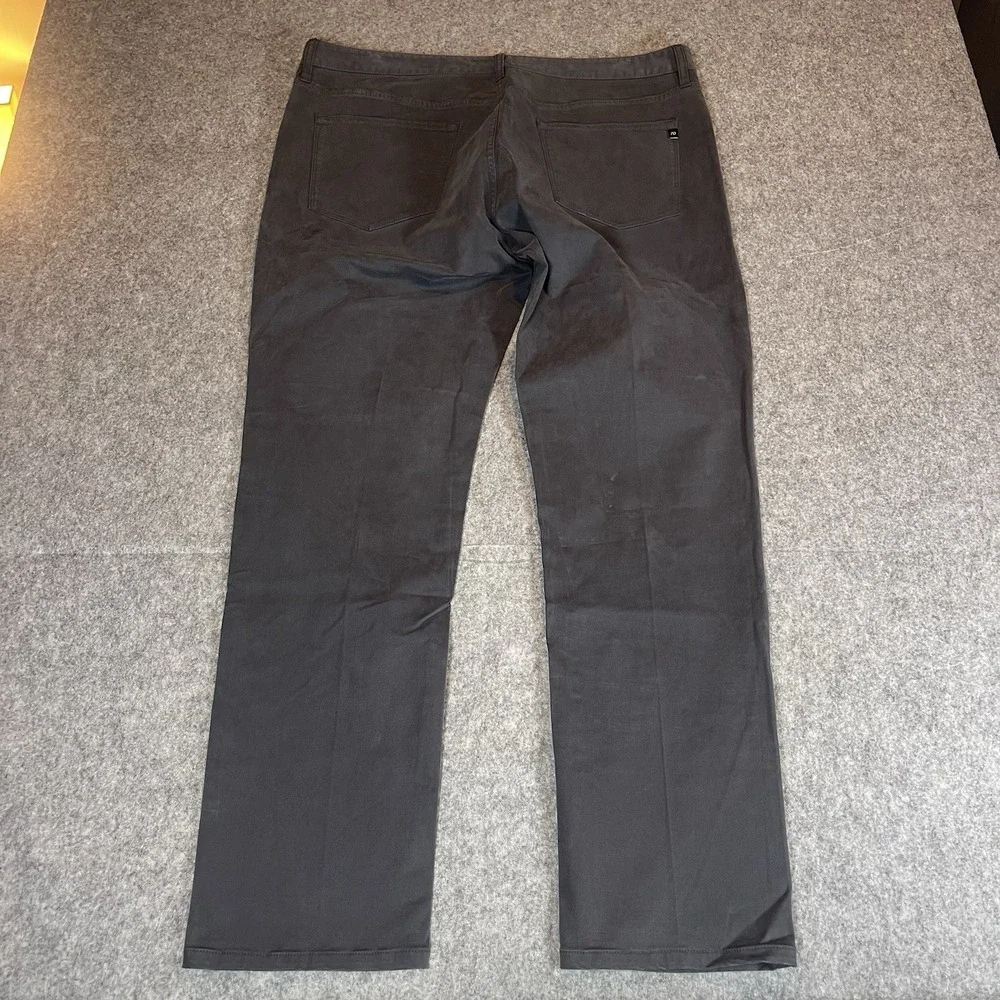 7Diamonds Clifton Slim Straight Jeans Mens 38x32 Durable Stone Grey Chino Pant